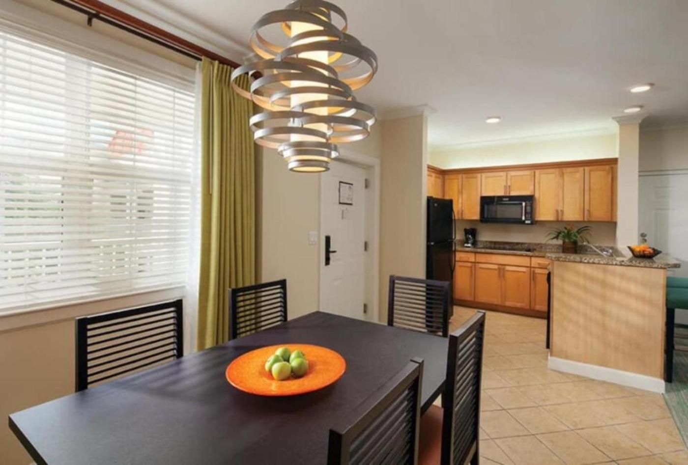 Beautiful 1bd With Amazing Amenities Pool, Kiddie Pool, And Hébergement de vacances *